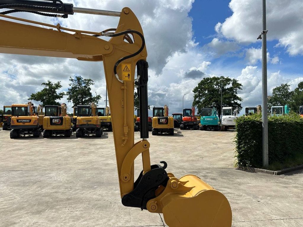 Rupsgraafmachine Caterpillar 305.5E2 Diesel 2017