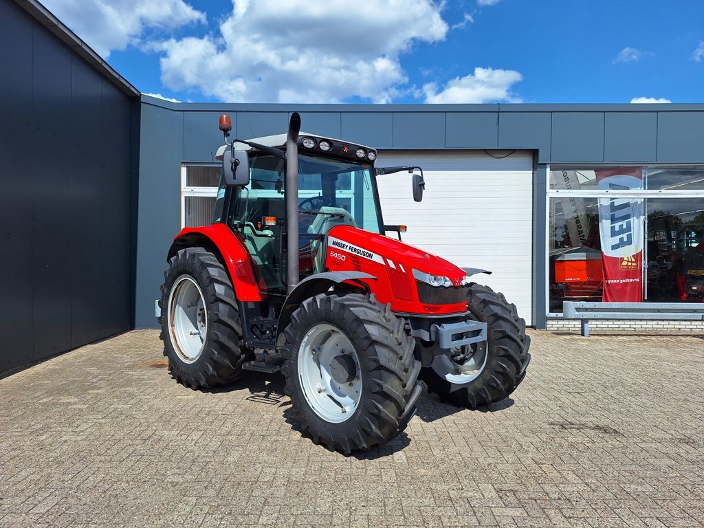 Massey Ferguson 5450 DYNA-4