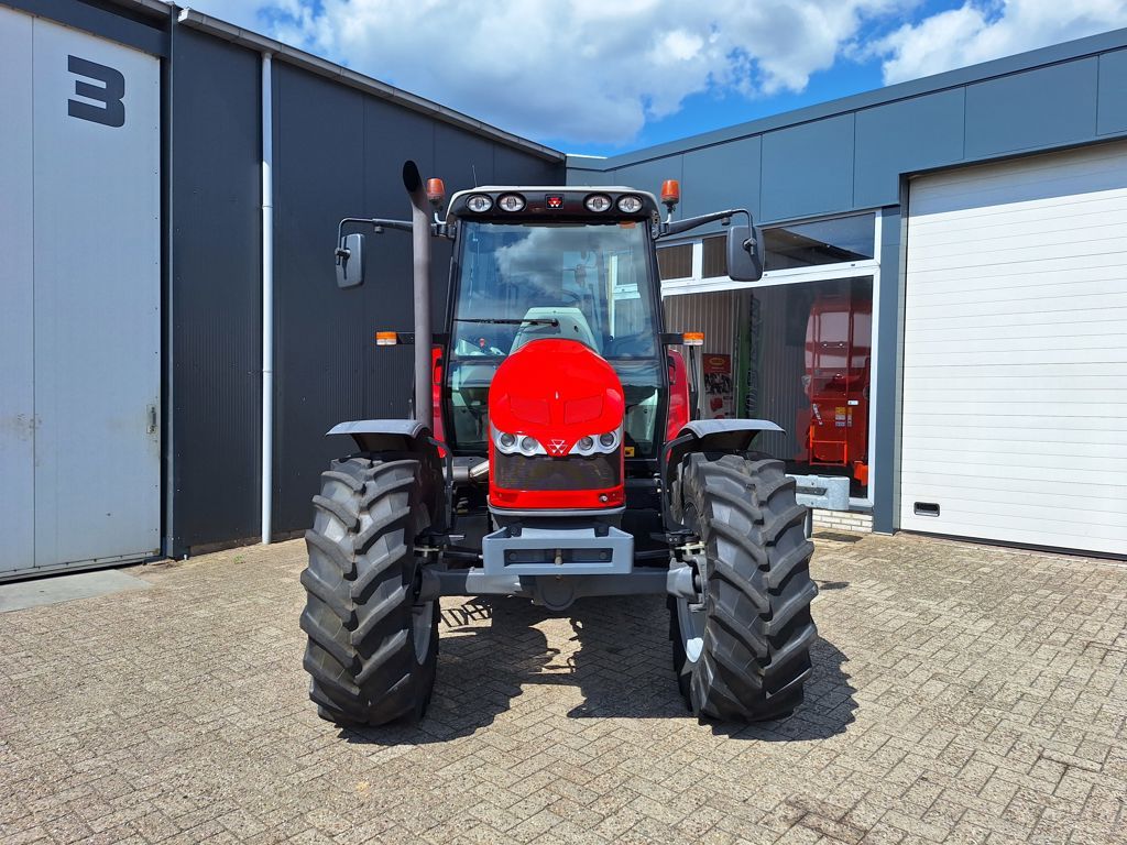 Massey Ferguson 5450 DYNA-4