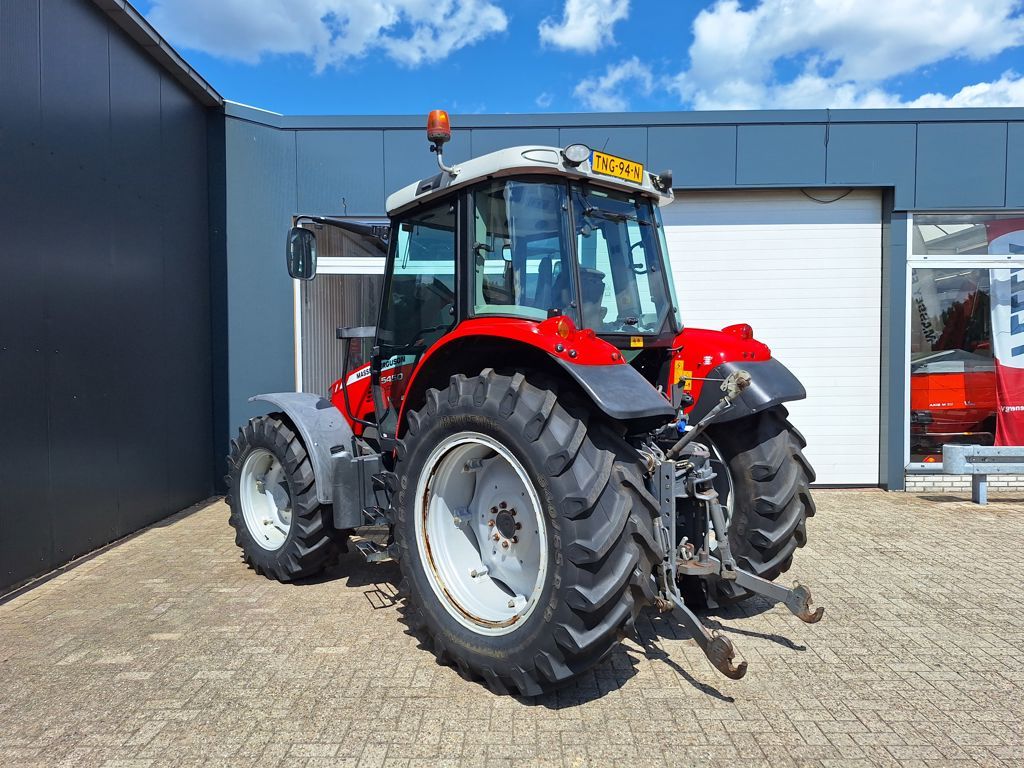 Massey Ferguson 5450 DYNA-4