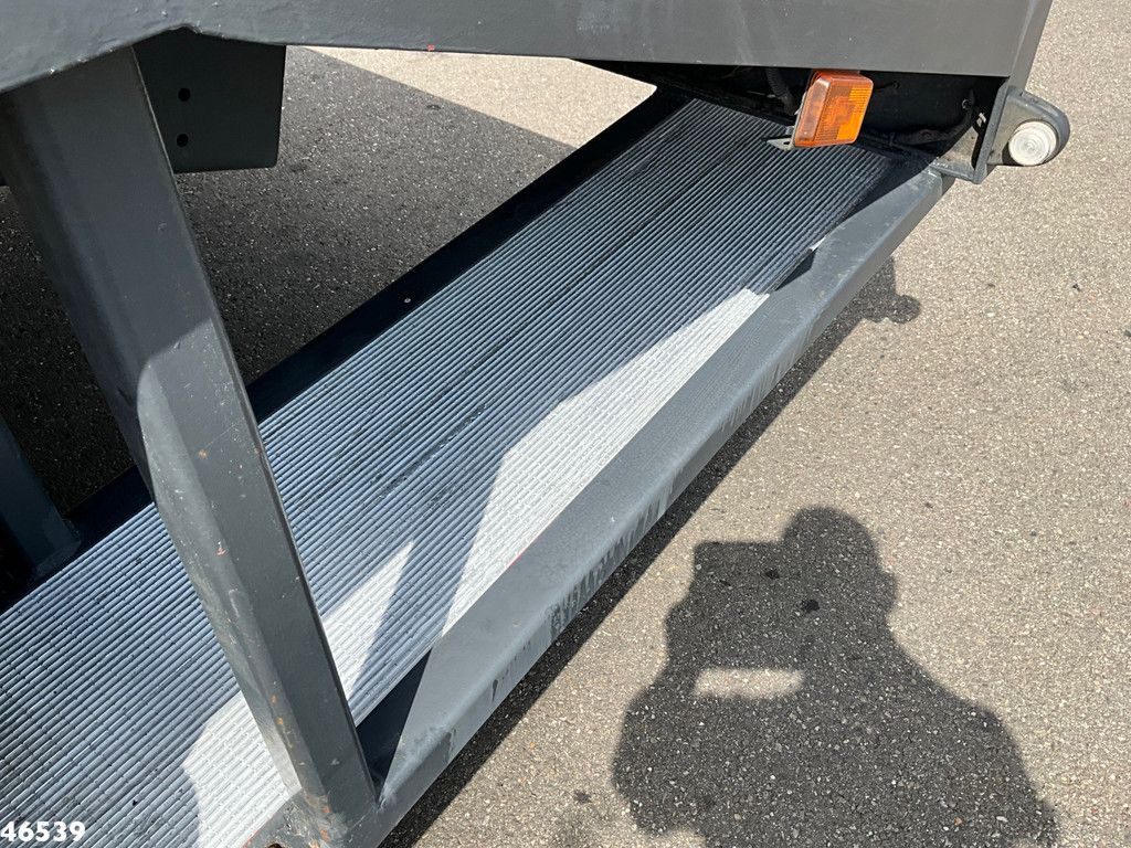Scania P 230 Autotransporter met oprijrampen