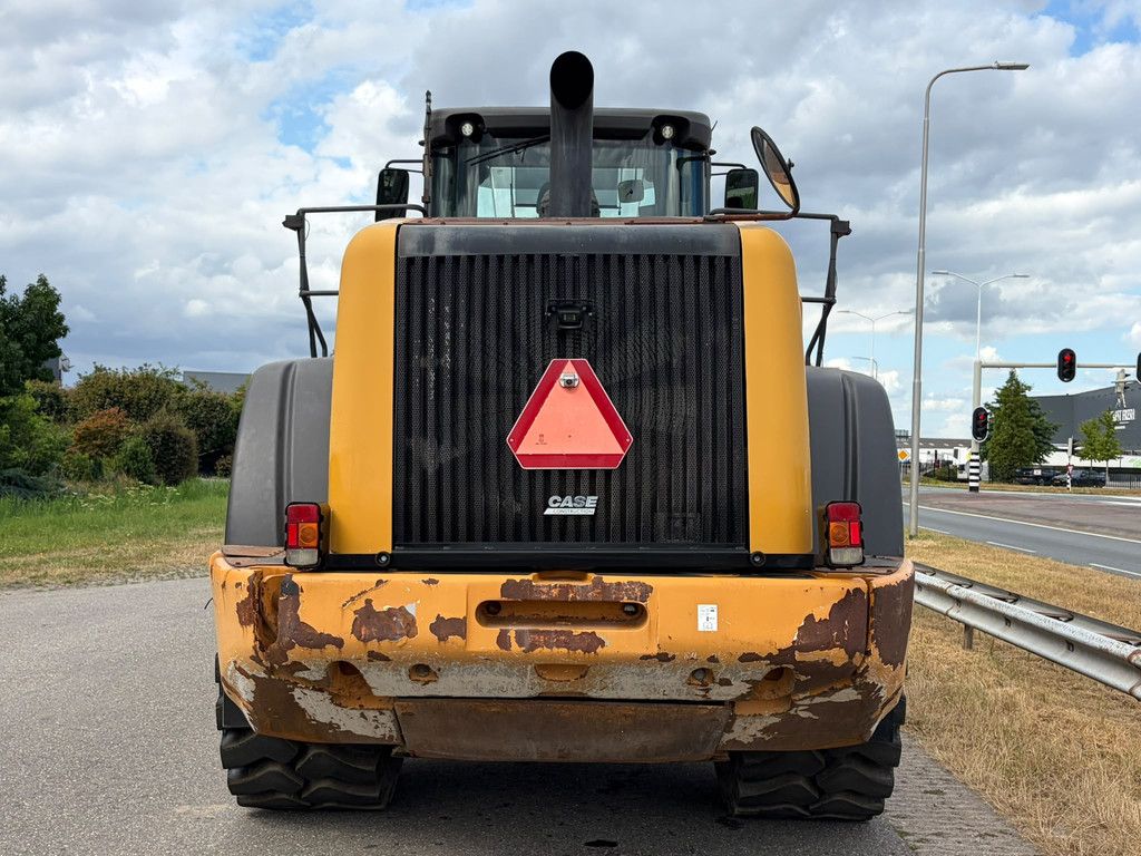 Case 1021F
