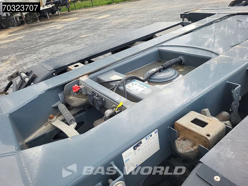 D-TEC VCC-06 5 axles Breker-Chassis Steering +Lift axle