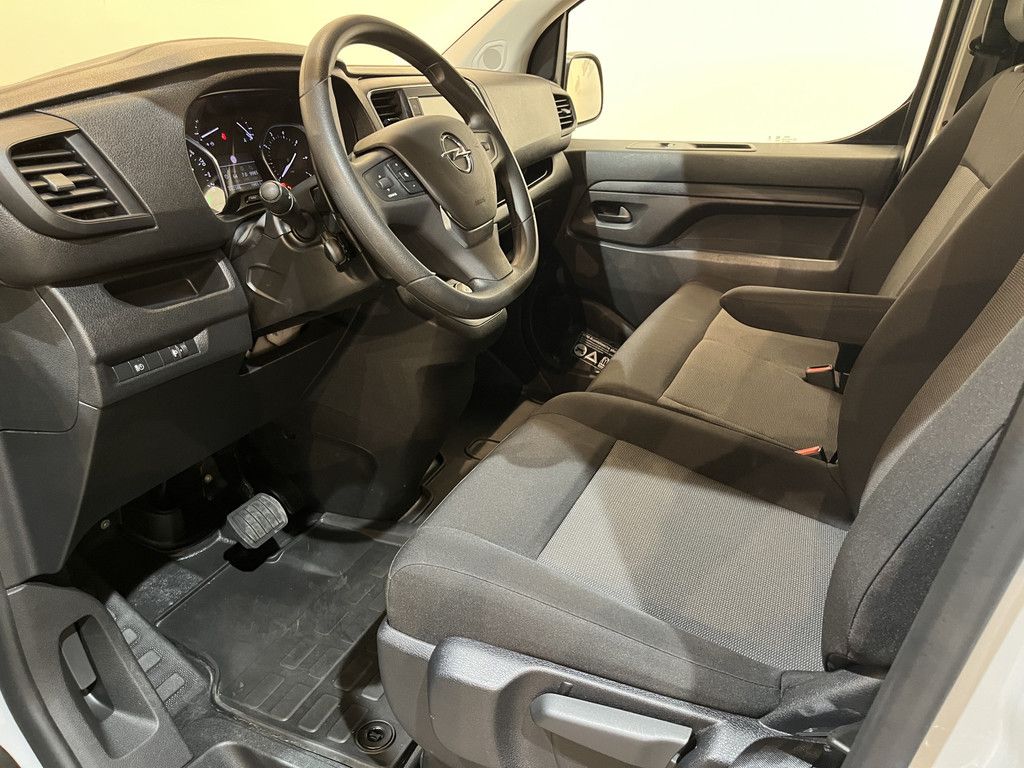 Opel Vivaro 2.0 CDTI L3H1 180 PK Automaat / Servicebus / Bott Inrichting / Euro 6 / Airco / CarPlay / Cruise Control / PDC / Navigatie / 3-Zits / 42.600 KM !!