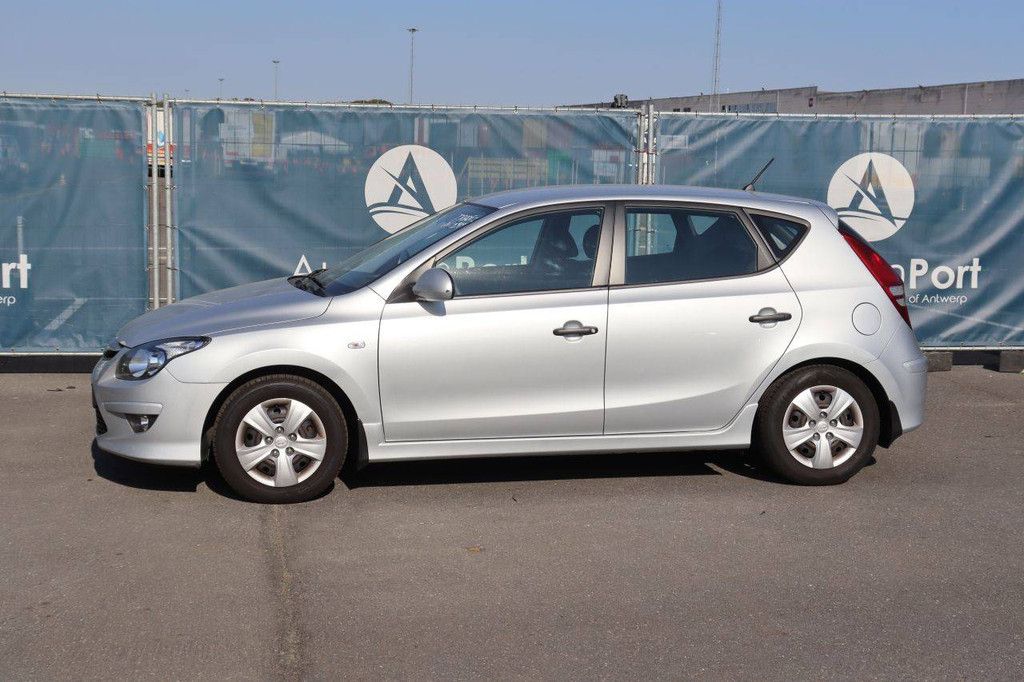 Passenger car Hyundai i30 Petrol 109hp 2011 (Margin)