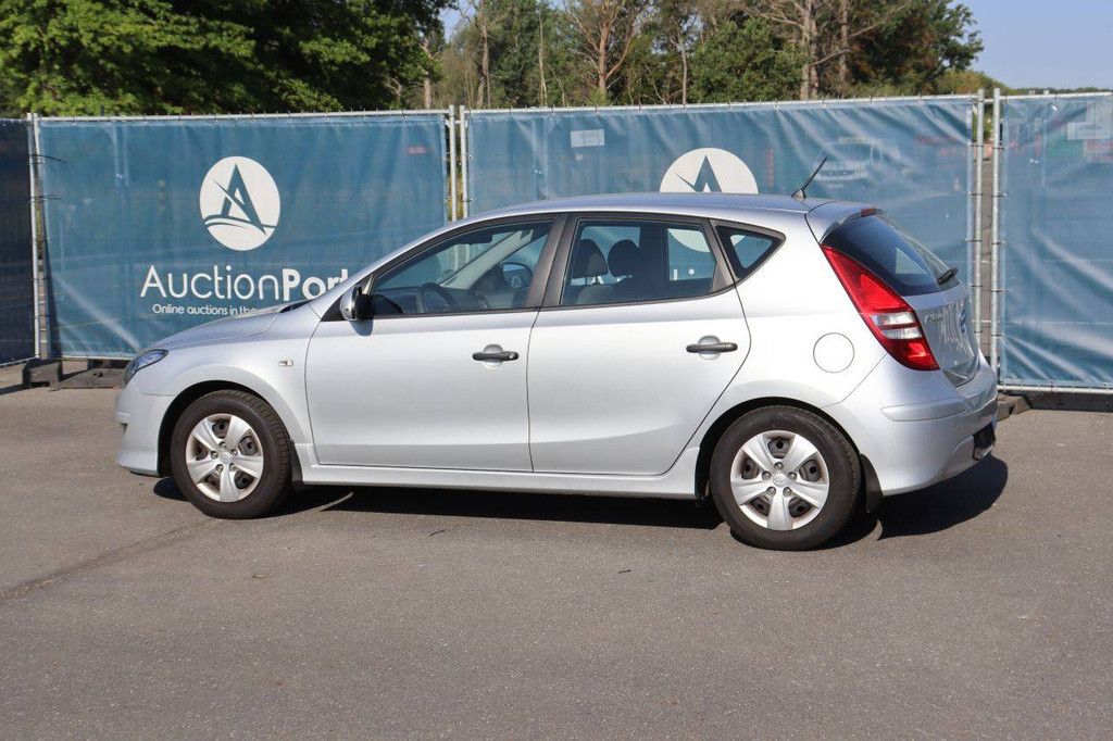 Passenger car Hyundai i30 Petrol 109hp 2011 (Margin)