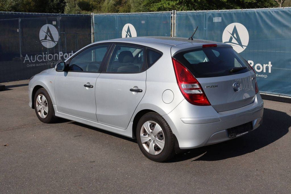 Passenger car Hyundai i30 Petrol 109hp 2011 (Margin)