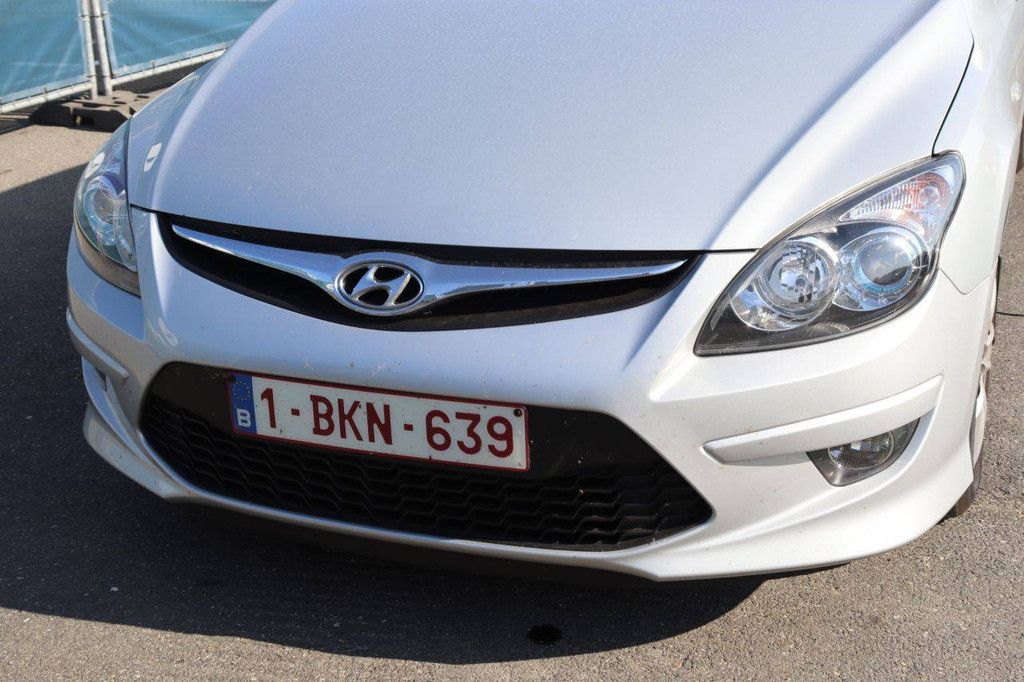 Passenger car Hyundai i30 Petrol 109hp 2011 (Margin)