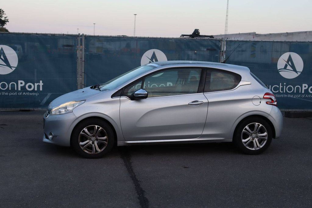 Passenger car Peugeot 208 Diesel 68hp 2013 (Margin)