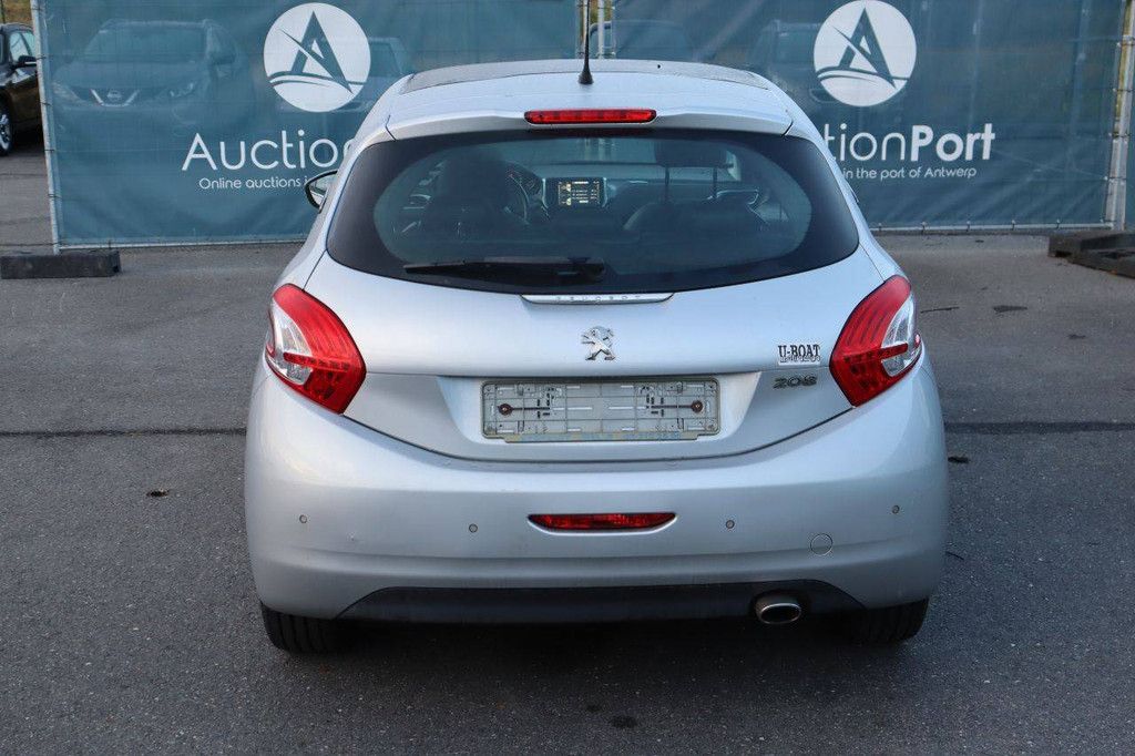 Passenger car Peugeot 208 Diesel 68hp 2013 (Margin)