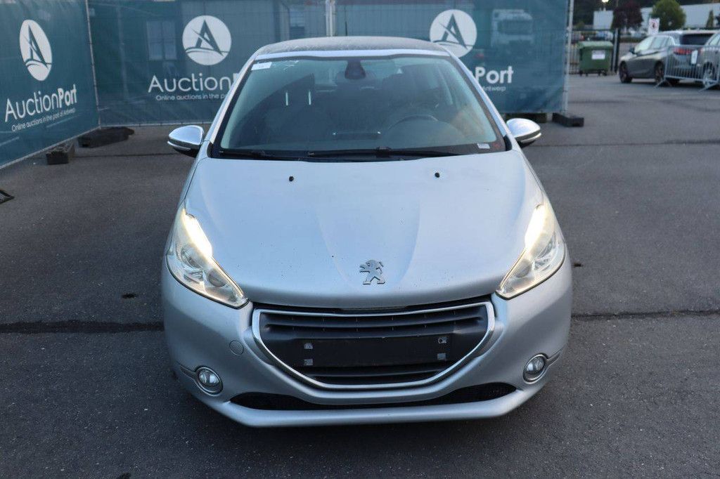 Passenger car Peugeot 208 Diesel 68hp 2013 (Margin)