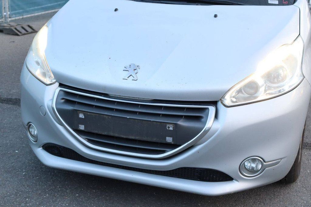 Passenger car Peugeot 208 Diesel 68hp 2013 (Margin)
