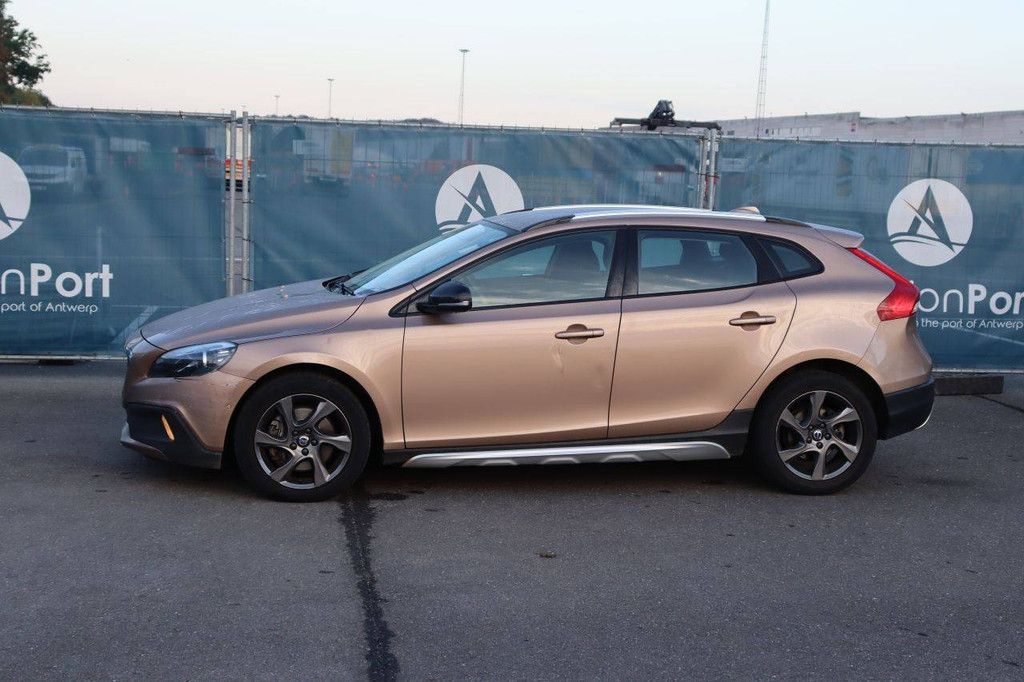 Passenger car Volvo V40 Diesel 120hp 2015 (Margin)