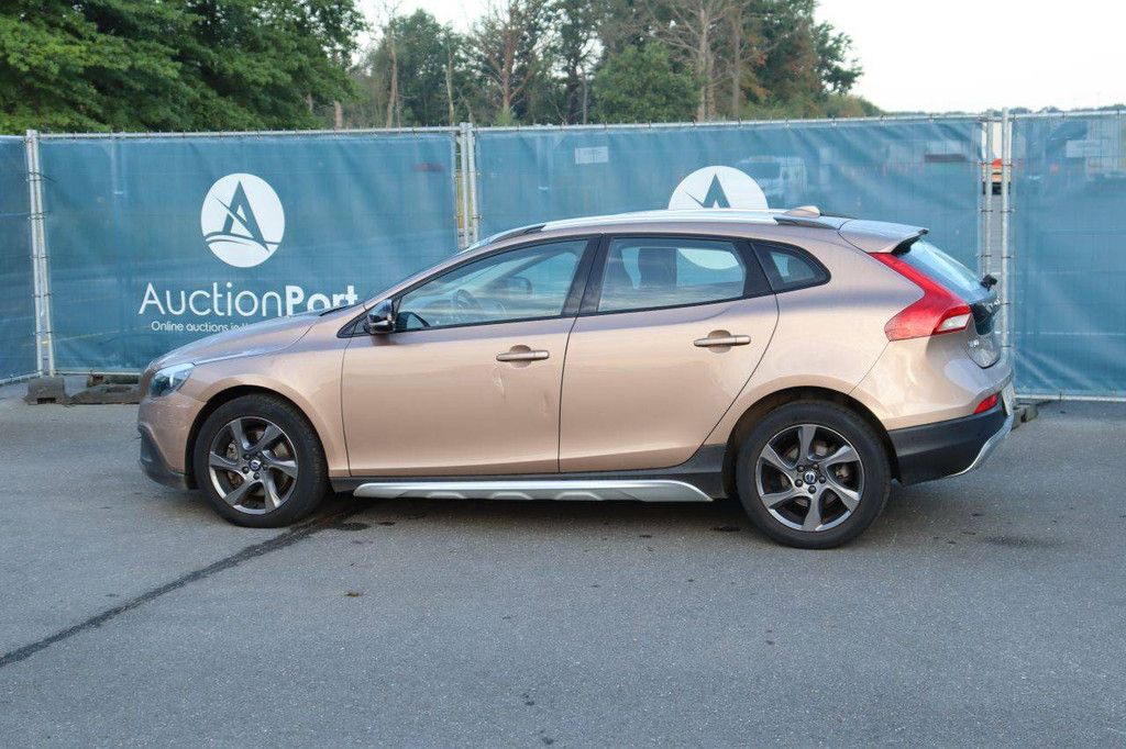 Passenger car Volvo V40 Diesel 120hp 2015 (Margin)
