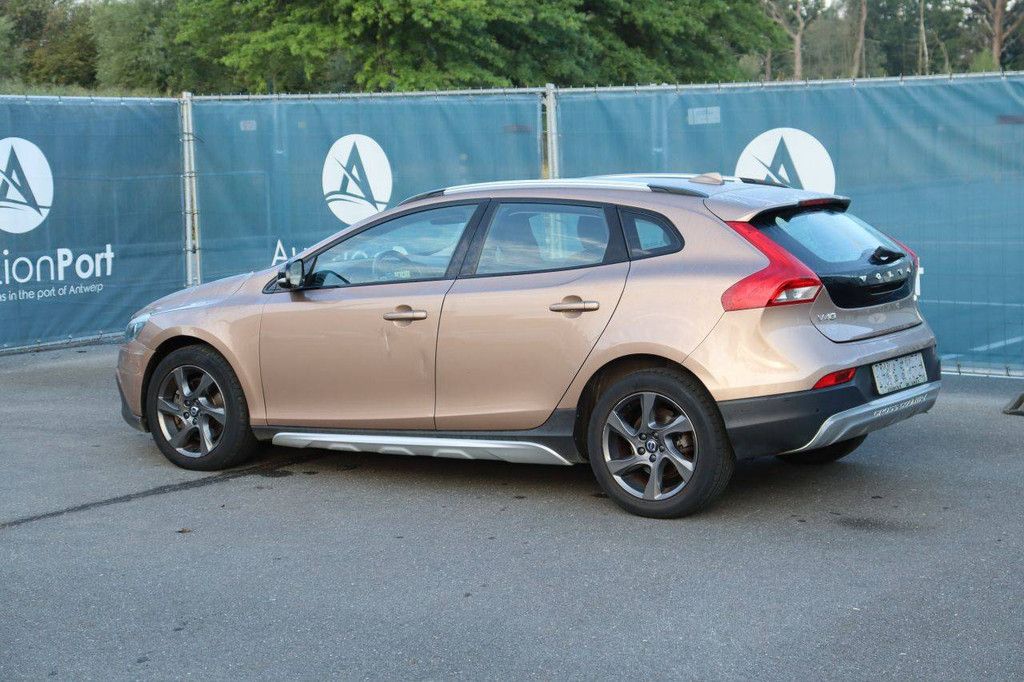 Passenger car Volvo V40 Diesel 120hp 2015 (Margin)