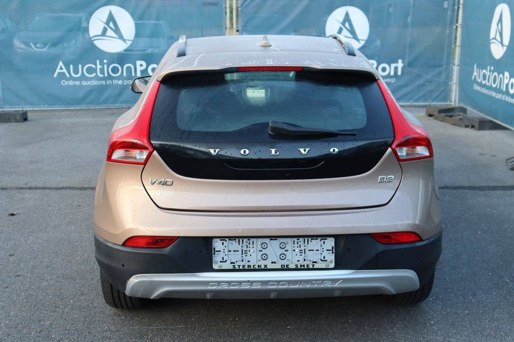 Passenger car Volvo V40 Diesel 120hp 2015 (Margin)