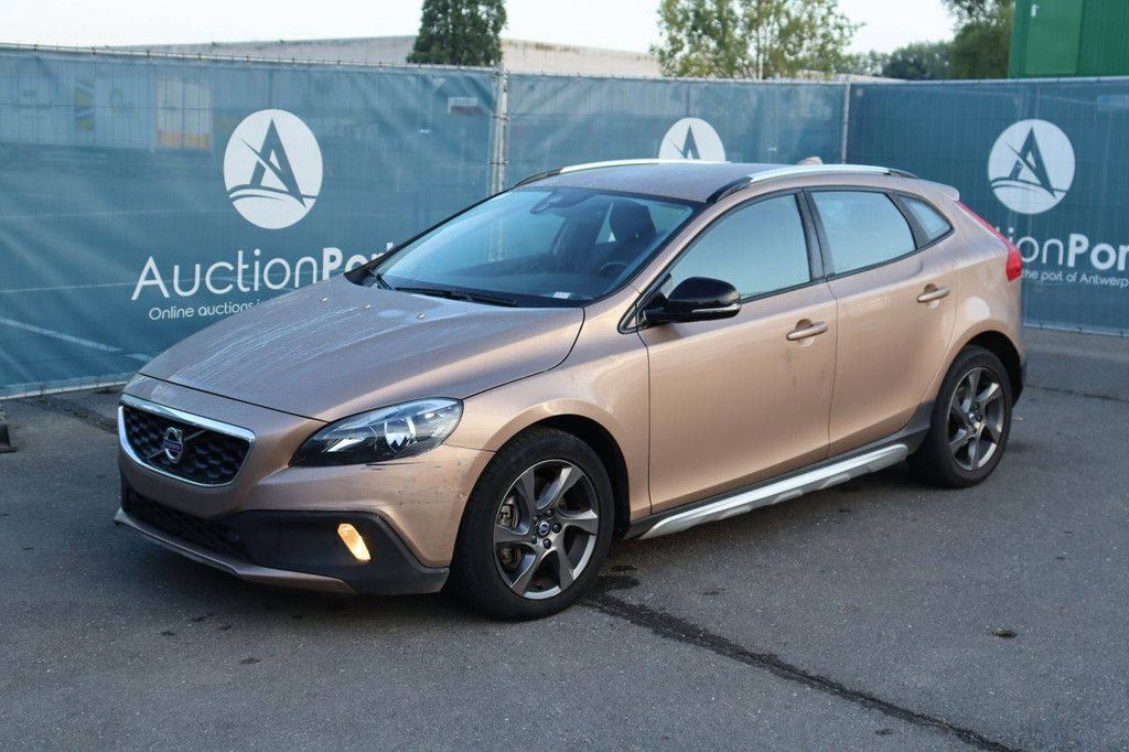 Passenger car Volvo V40 Diesel 120hp 2015 (Margin)
