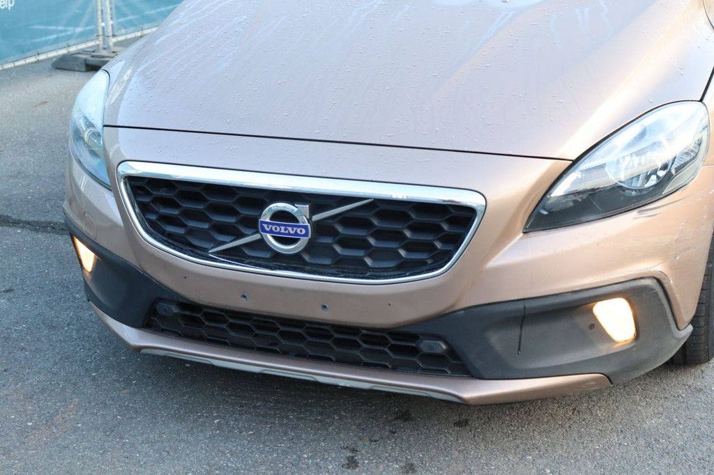 Passenger car Volvo V40 Diesel 120hp 2015 (Margin)