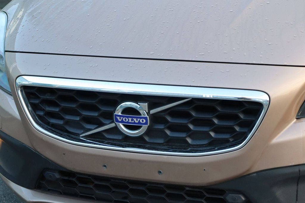 Passenger car Volvo V40 Diesel 120hp 2015 (Margin)