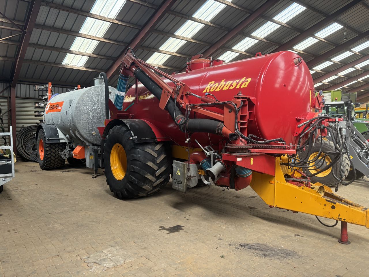 Diverse landbouwmachines