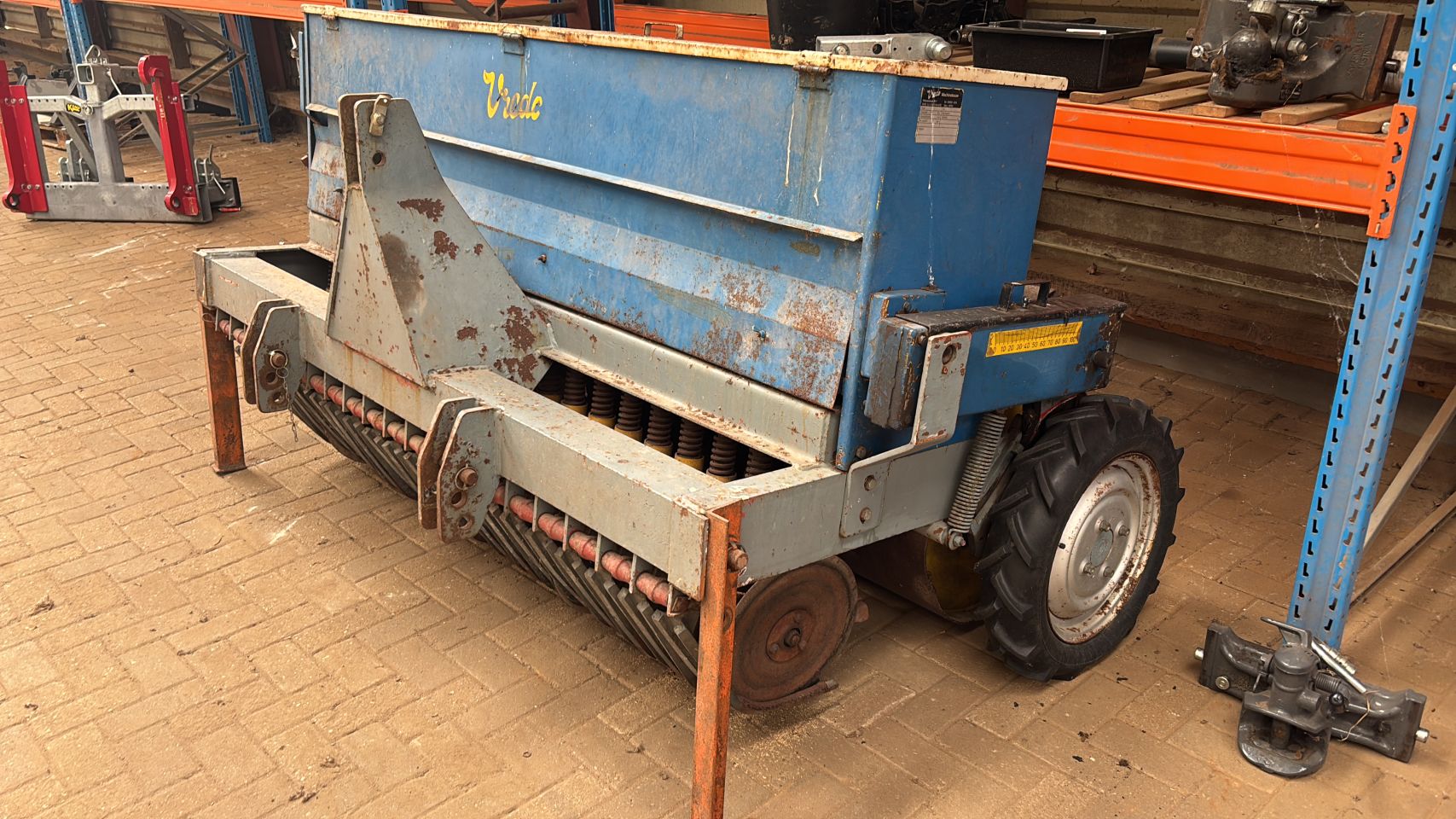 Diverse landbouwmachines