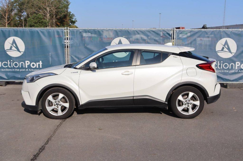 Passenger car Toyota C-HR Hybrid Petrol/Electric 98hp 2017 (Margin)