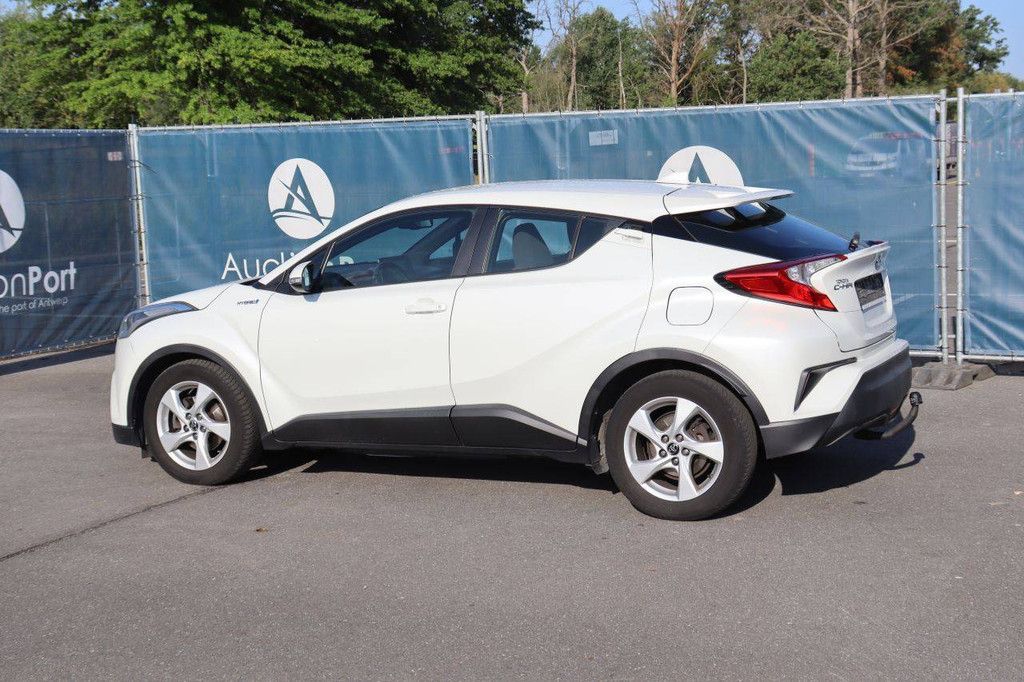 Passenger car Toyota C-HR Hybrid Petrol/Electric 98hp 2017 (Margin)