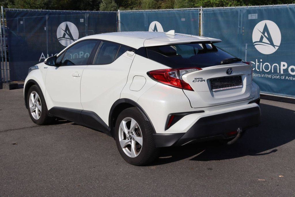 Passenger car Toyota C-HR Hybrid Petrol/Electric 98hp 2017 (Margin)