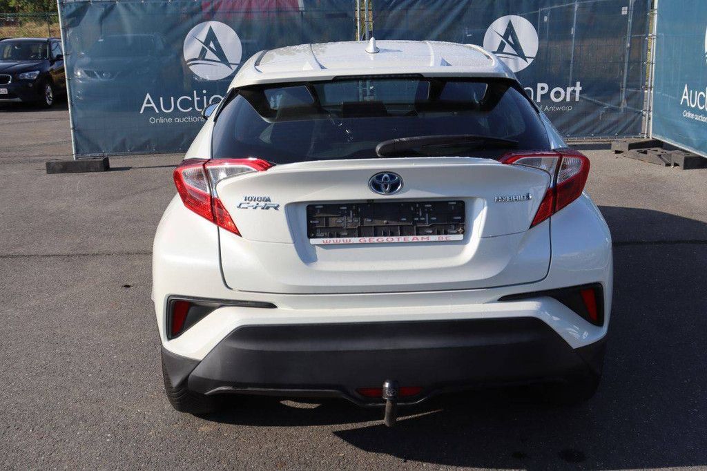 Passenger car Toyota C-HR Hybrid Petrol/Electric 98hp 2017 (Margin)