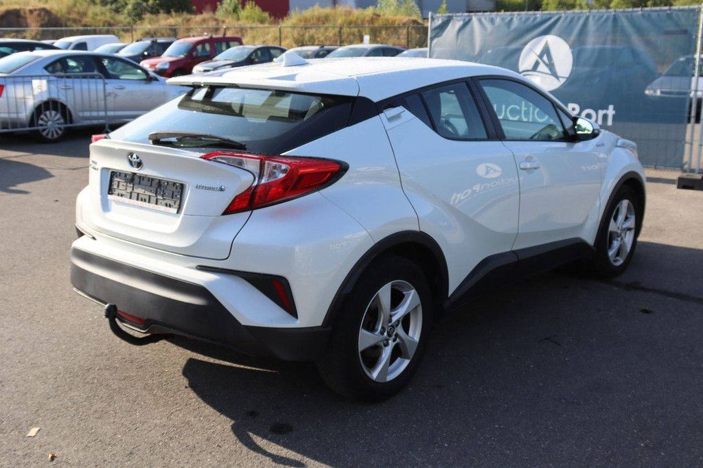 Passenger car Toyota C-HR Hybrid Petrol/Electric 98hp 2017 (Margin)