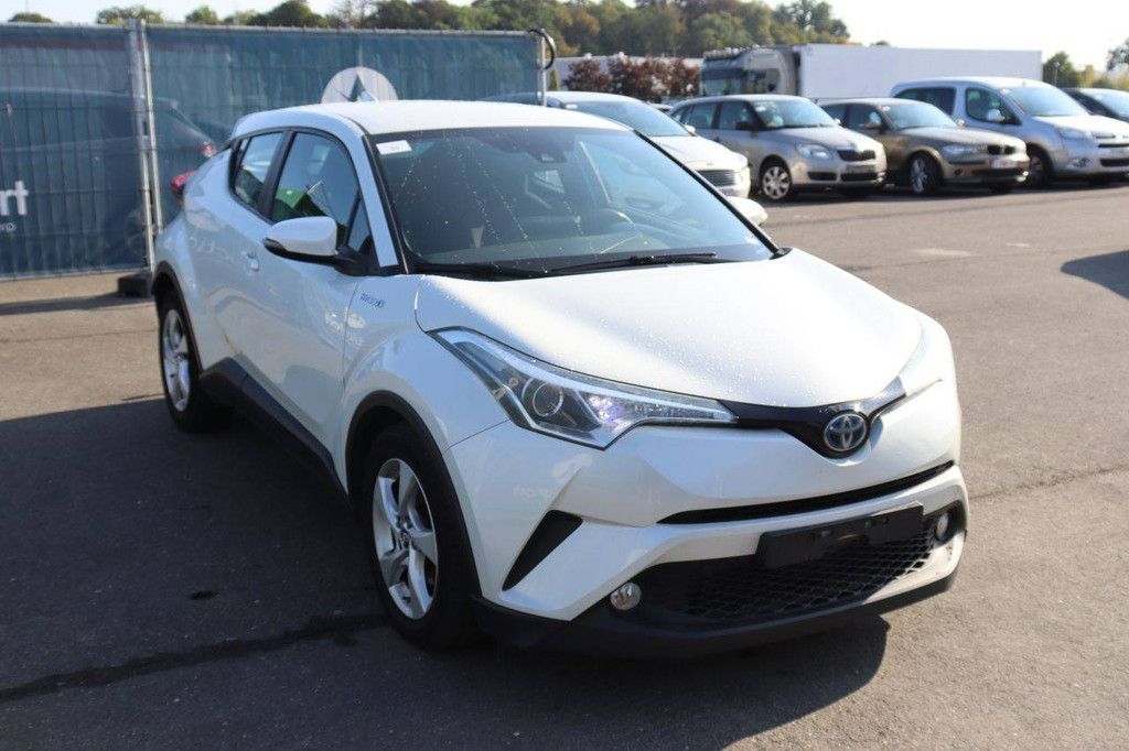 Passenger car Toyota C-HR Hybrid Petrol/Electric 98hp 2017 (Margin)