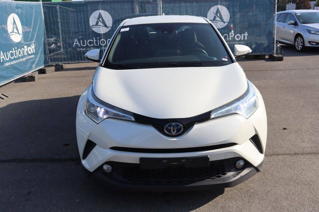 Passenger car Toyota C-HR Hybrid Petrol/Electric 98hp 2017 (Margin)