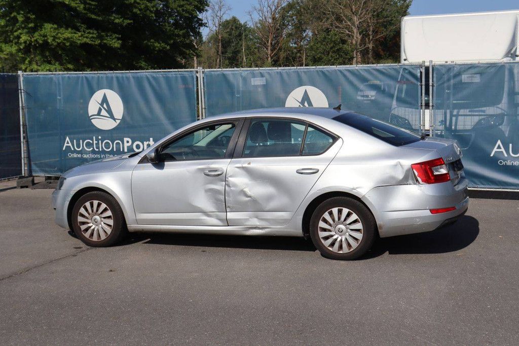 Passenger car Skoda Octavia Petrol 105hp 2015 (Margin)