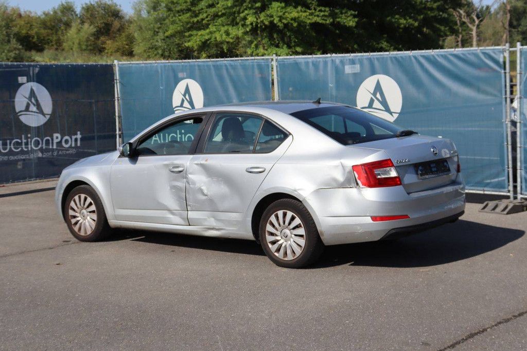 Passenger car Skoda Octavia Petrol 105hp 2015 (Margin)
