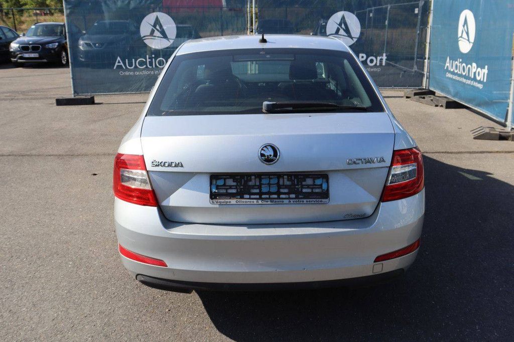 Passenger car Skoda Octavia Petrol 105hp 2015 (Margin)
