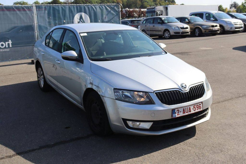 Passenger car Skoda Octavia Petrol 105hp 2015 (Margin)