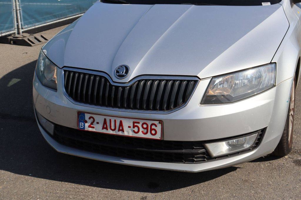 Passenger car Skoda Octavia Petrol 105hp 2015 (Margin)