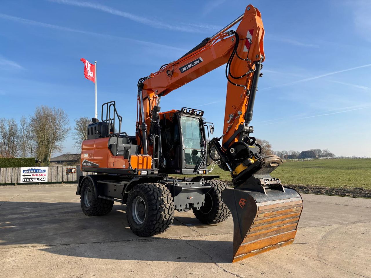 Develon DX140W-7