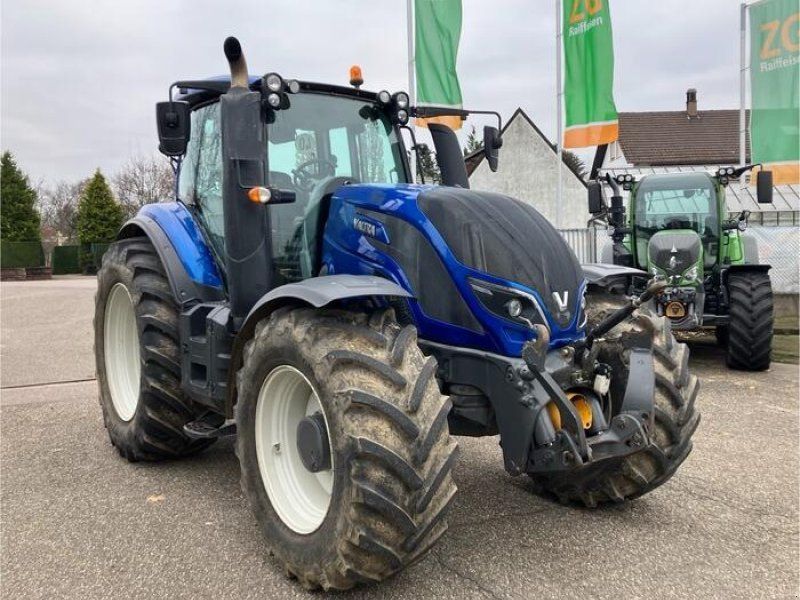 Valtra Gebr. Allradschlepper