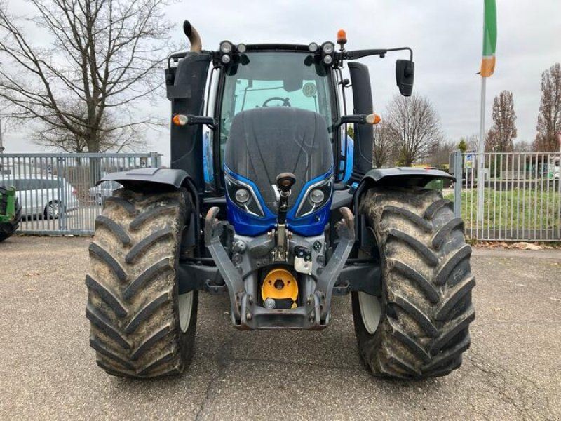 Valtra Gebr. Allradschlepper