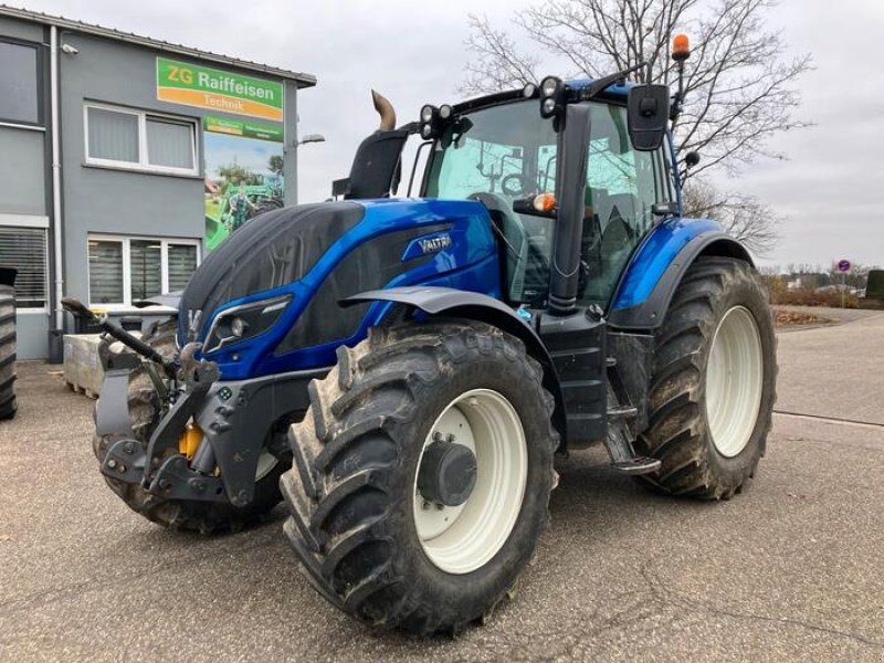 Valtra Gebr. Allradschlepper