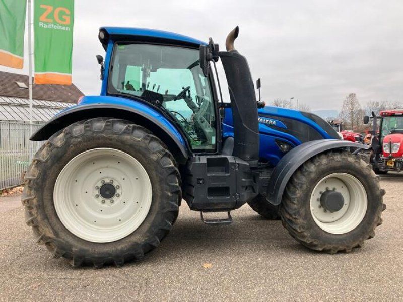 Valtra Gebr. Allradschlepper