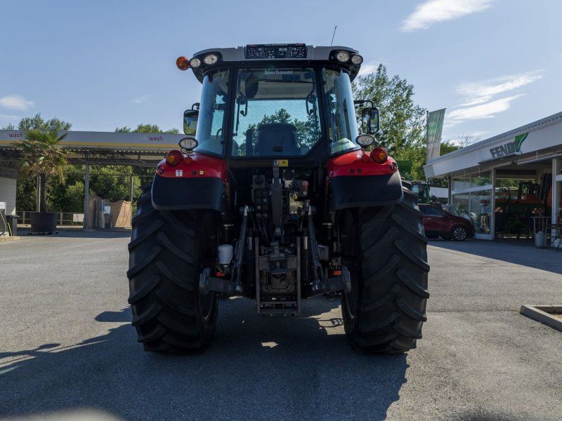 Massey Ferguson 5611 Dyna-6 Efficient