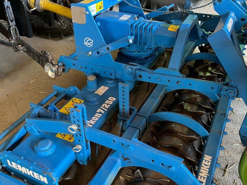 Lemken Zirkon 7/250 mit Amazone D8-25 Spezial