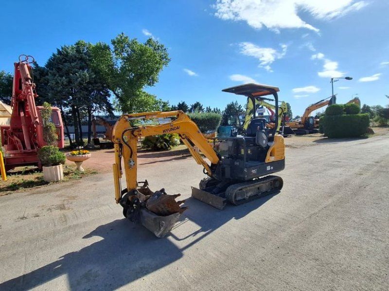 Hyundai R18-9