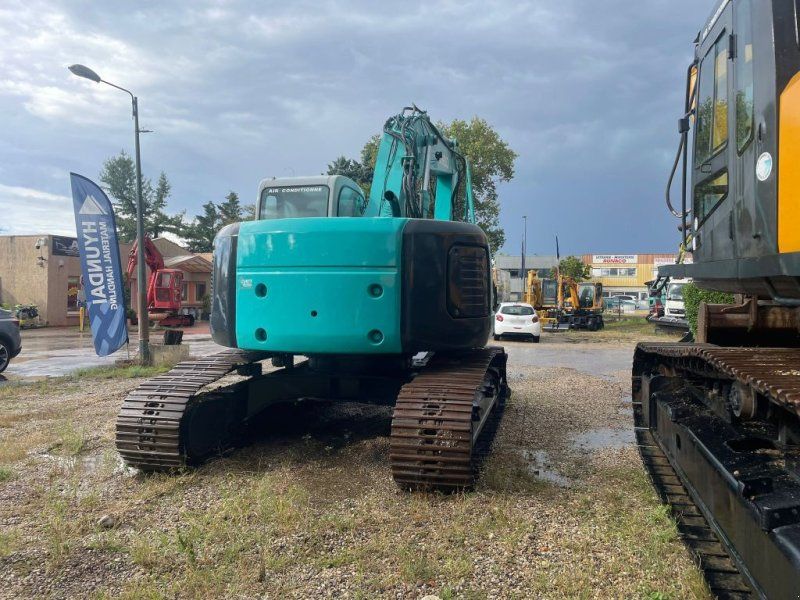 Kobelco SK235