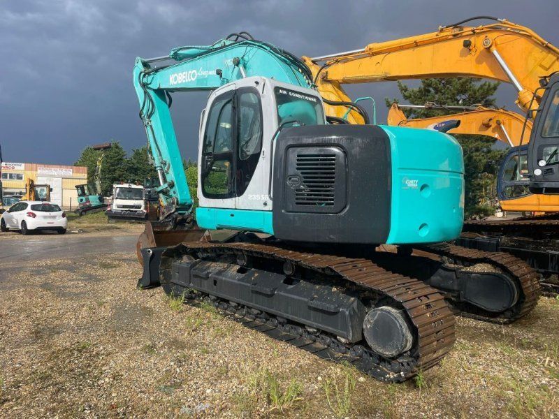 Kobelco SK235