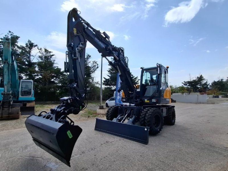 Hyundai HW100A
