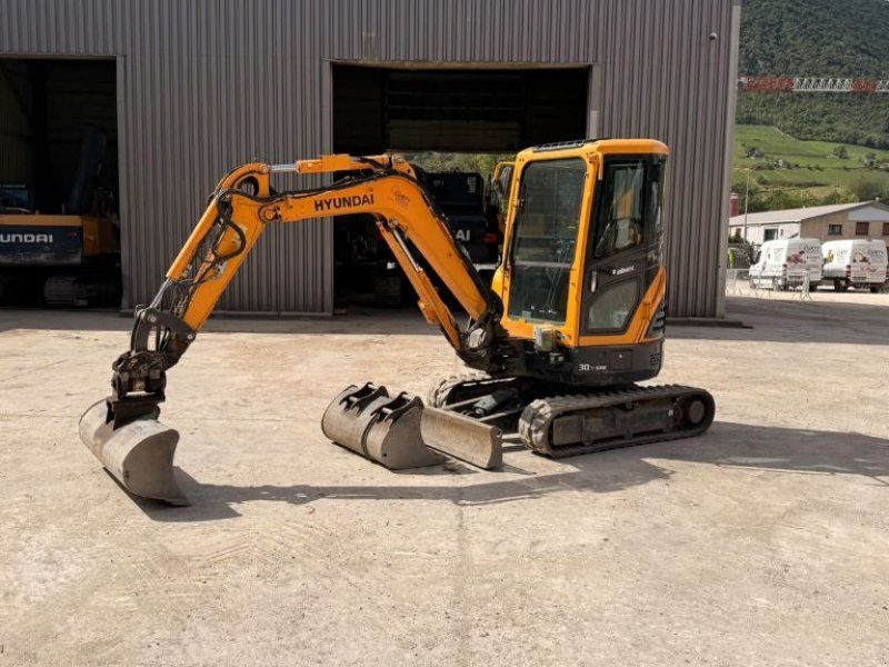 Hyundai R30Z-9AK