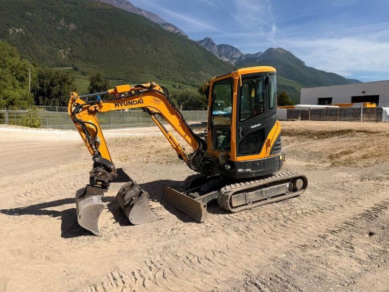Hyundai R30Z-9AK